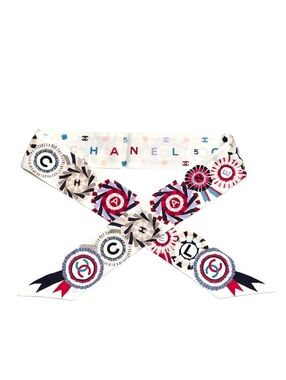 🔥 Chanel Silk CC Slim Bandeau Scarf White Multicolor 🔥